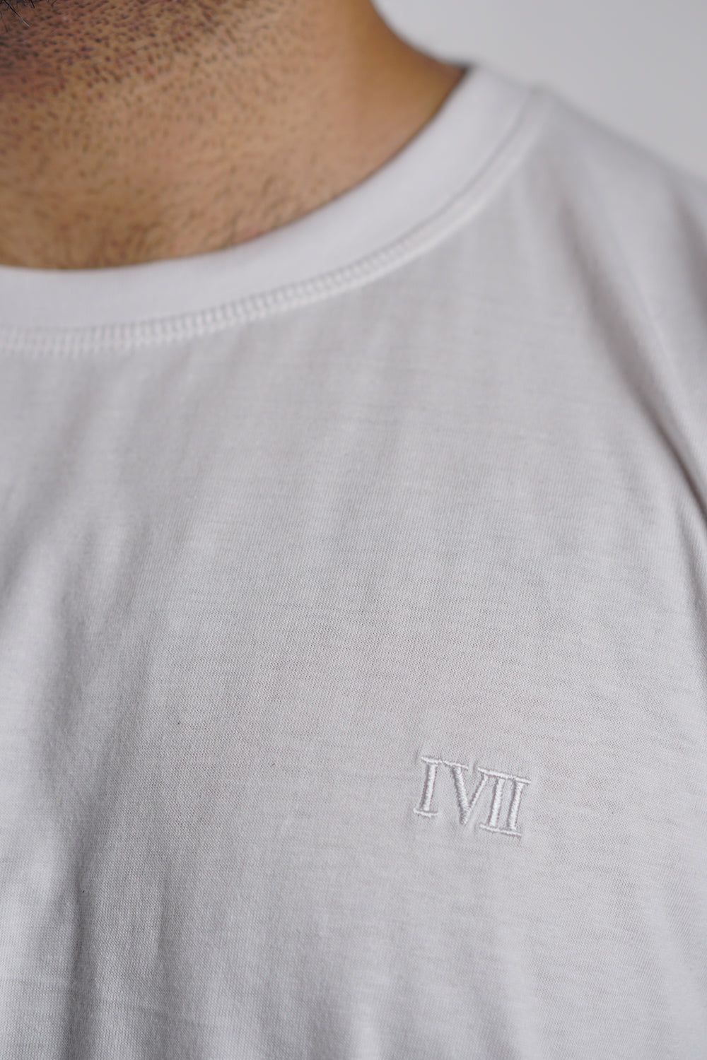 IVII Classic Fit Premium T-Shirt - White